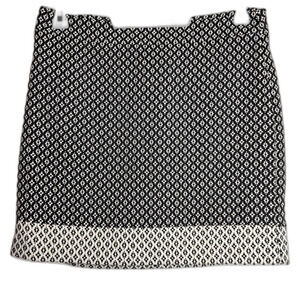 Women's LOFT | Black and White fresh fabric casualTweed Mini Skirt size 8.
